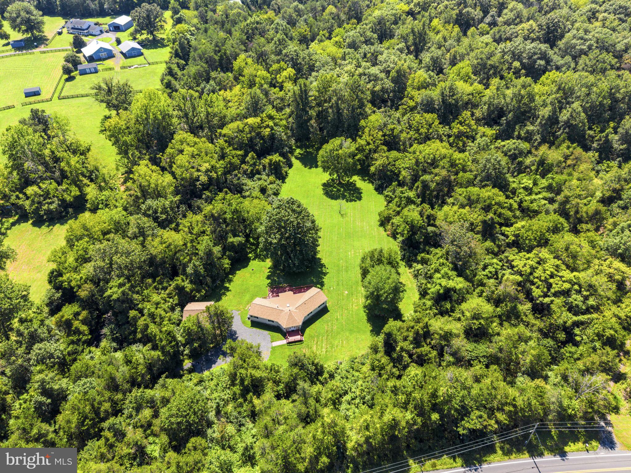 8265 Opal Road Warrenton, VA 20186 - Photo 2 of 68 Gallery Image 2