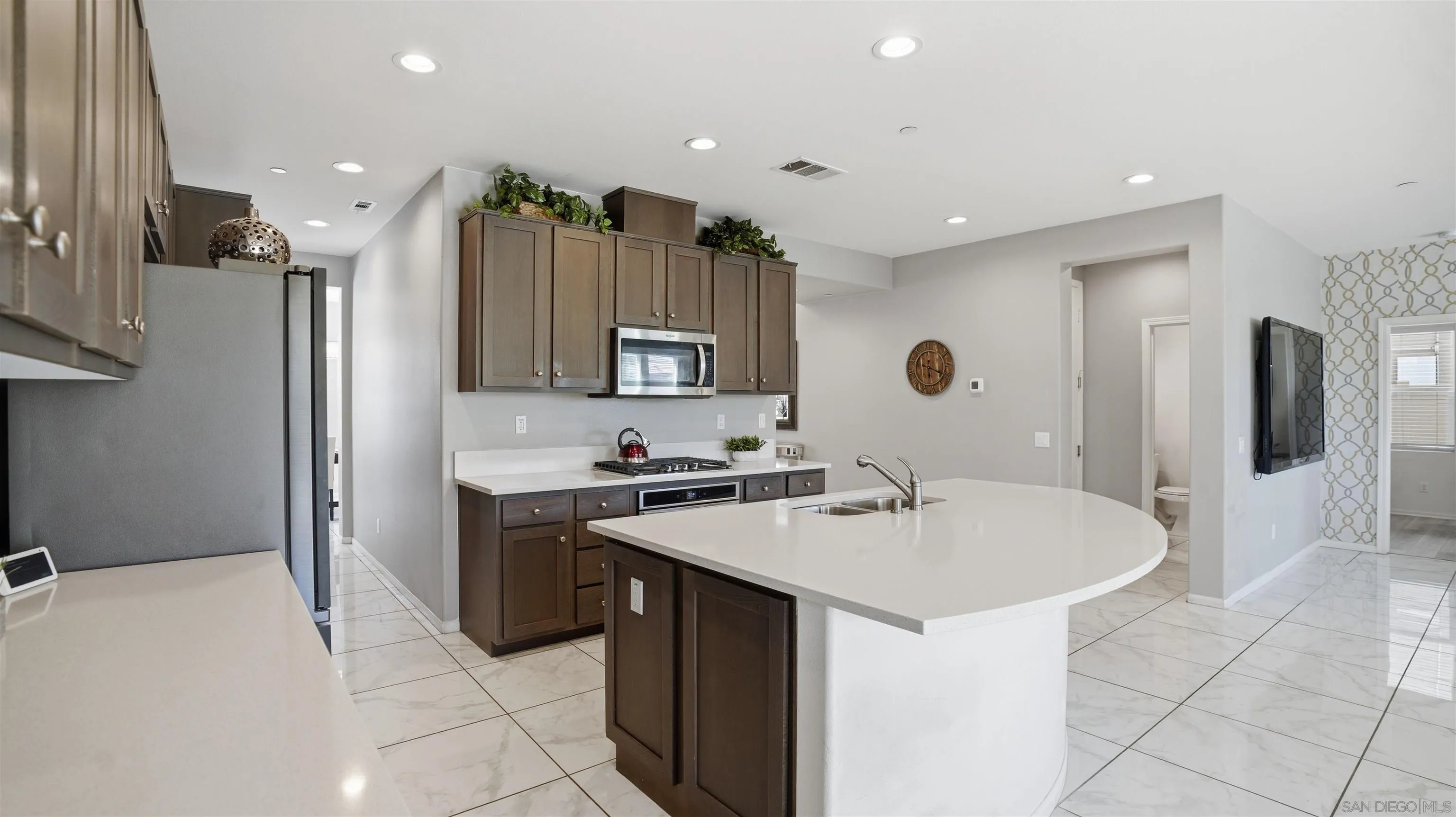 1218 Idanan Road Chula Vista, CA 91913 - Photo 8 of 34