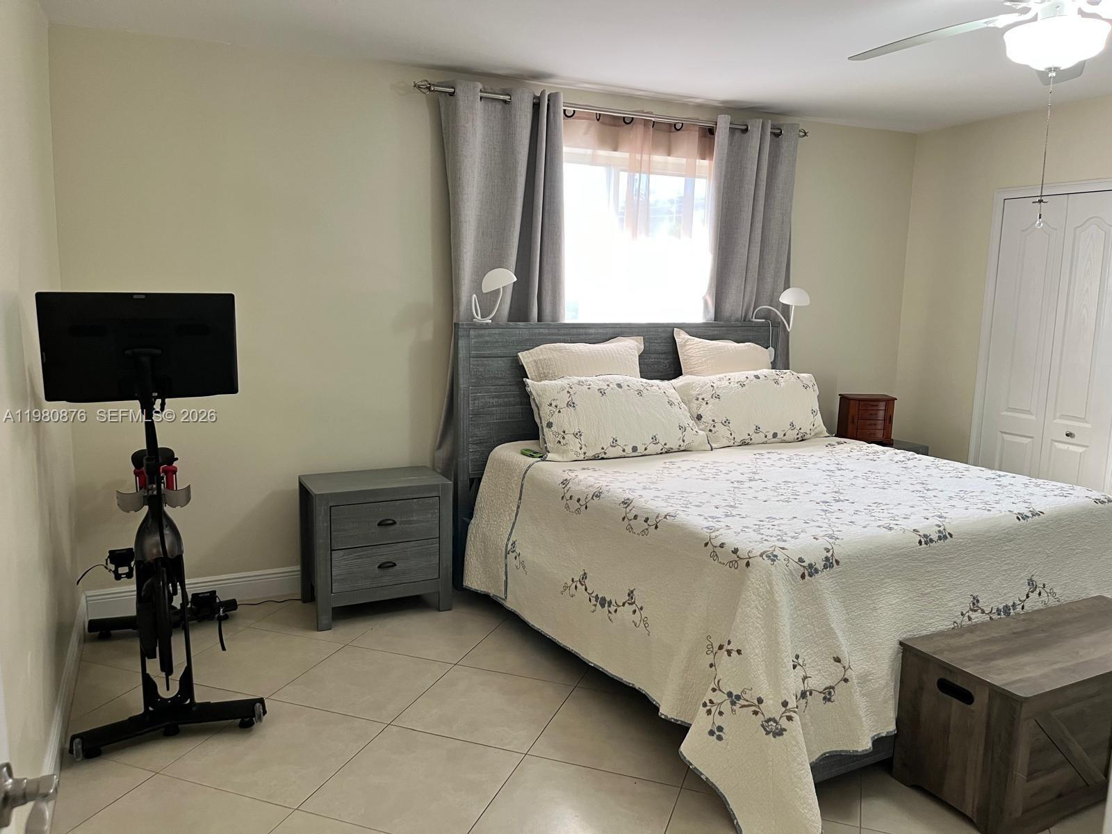 685 West 77th Street Hialeah, FL 33014 - Photo 14 of 34