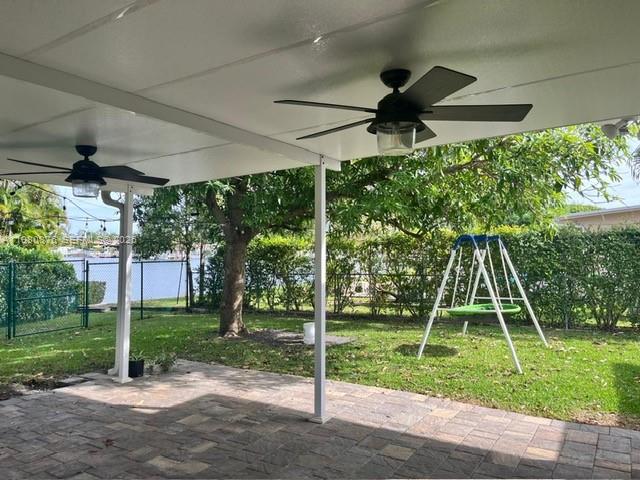 685 West 77th Street Hialeah, FL 33014 - Photo 30 of 35 a view of a backyard with plants and a backyard