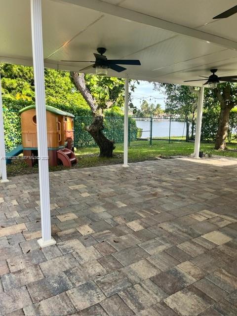 685 West 77th Street Hialeah, FL 33014 - Photo 31 of 34