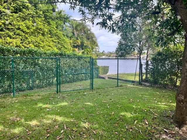 685 West 77th Street Hialeah, FL 33014 - Photo 33 of 34