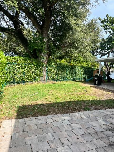 685 West 77th Street Hialeah, FL 33014 - Photo 35 of 35 a view of a yard with plants