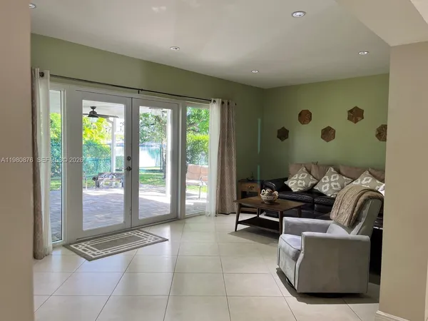 $799,000 | 685 West 77th Street, Hialeah, FL 33014