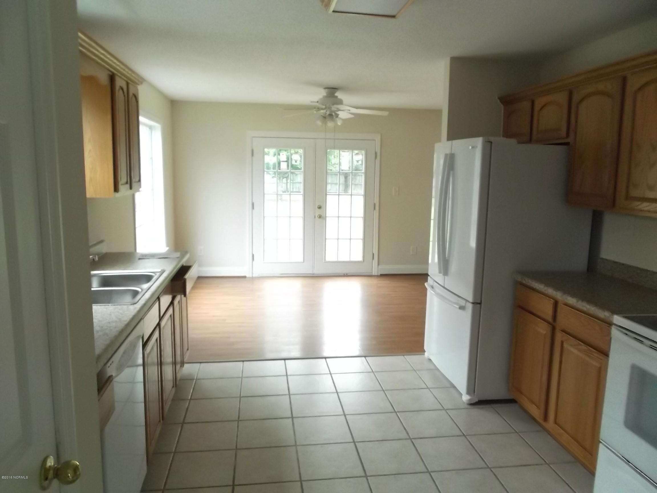 218 Lee Rogers Road Hubert, NC 28539 - Photo 4 of 20 DSCF8431