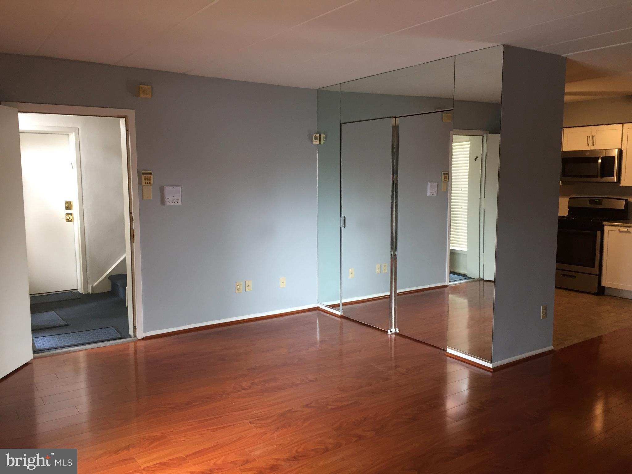 10113 Verree Road, Unit B5 Philadelphia, PA 19116 - Photo 5 of 26 Entryway and Living Room Closet