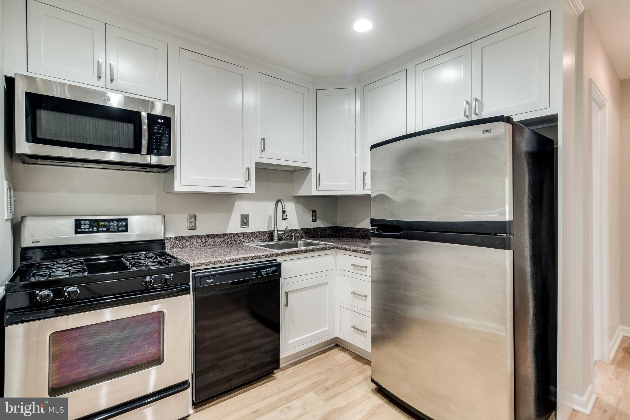 55 Skyhill Road, Unit 204 Alexandria, VA 22314 - Photo 4 of 21