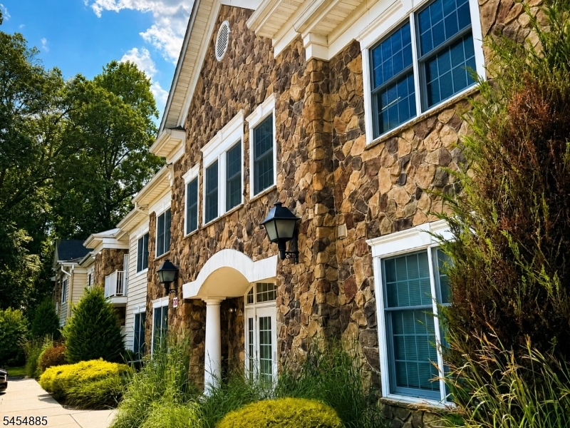 851 Springfield Avenue, Unit 211 Summit, NJ 07901 - Photo 7 of 8 Gallery Image 7