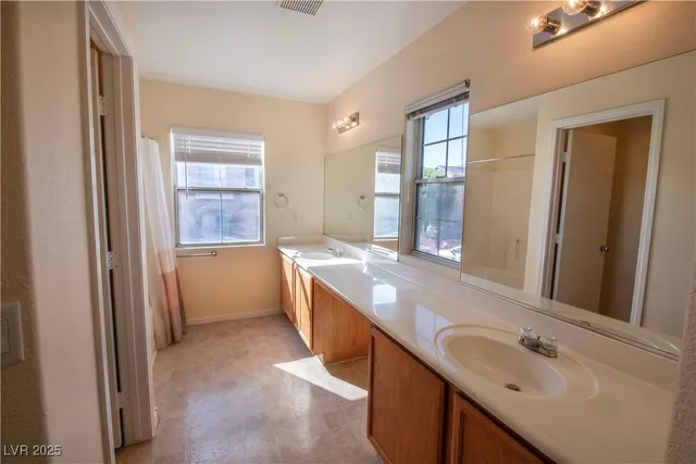 $1,659 | 10437 Coyote Cub Avenue, Las Vegas, NV 89129