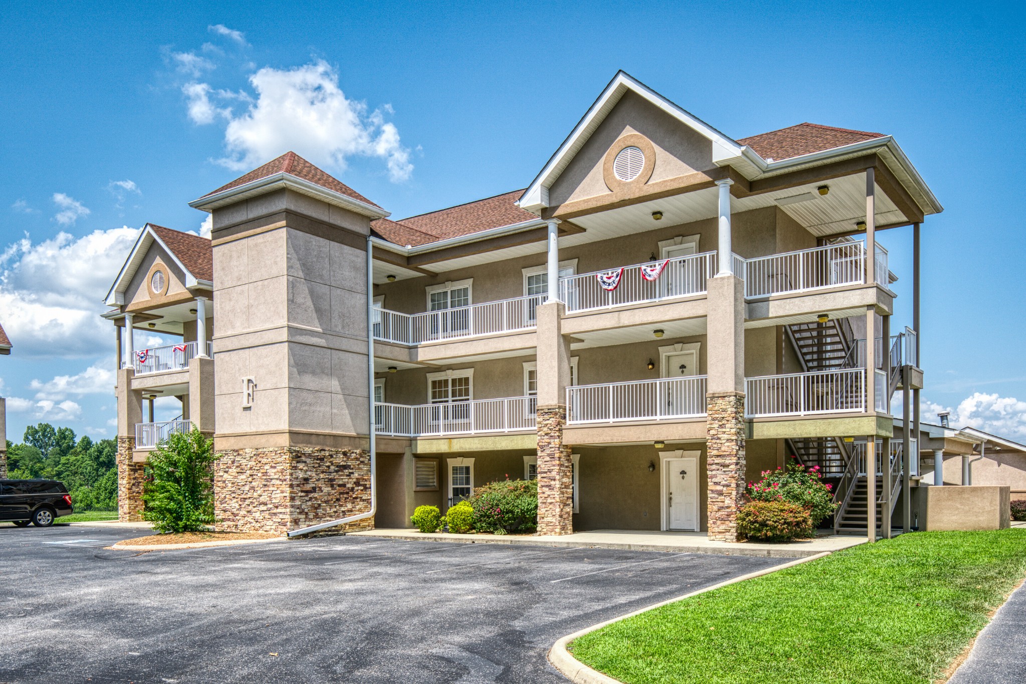 7100 Dale Ridge Road, Unit F4 Lancaster, TN 38569 - Photo 2 of 15