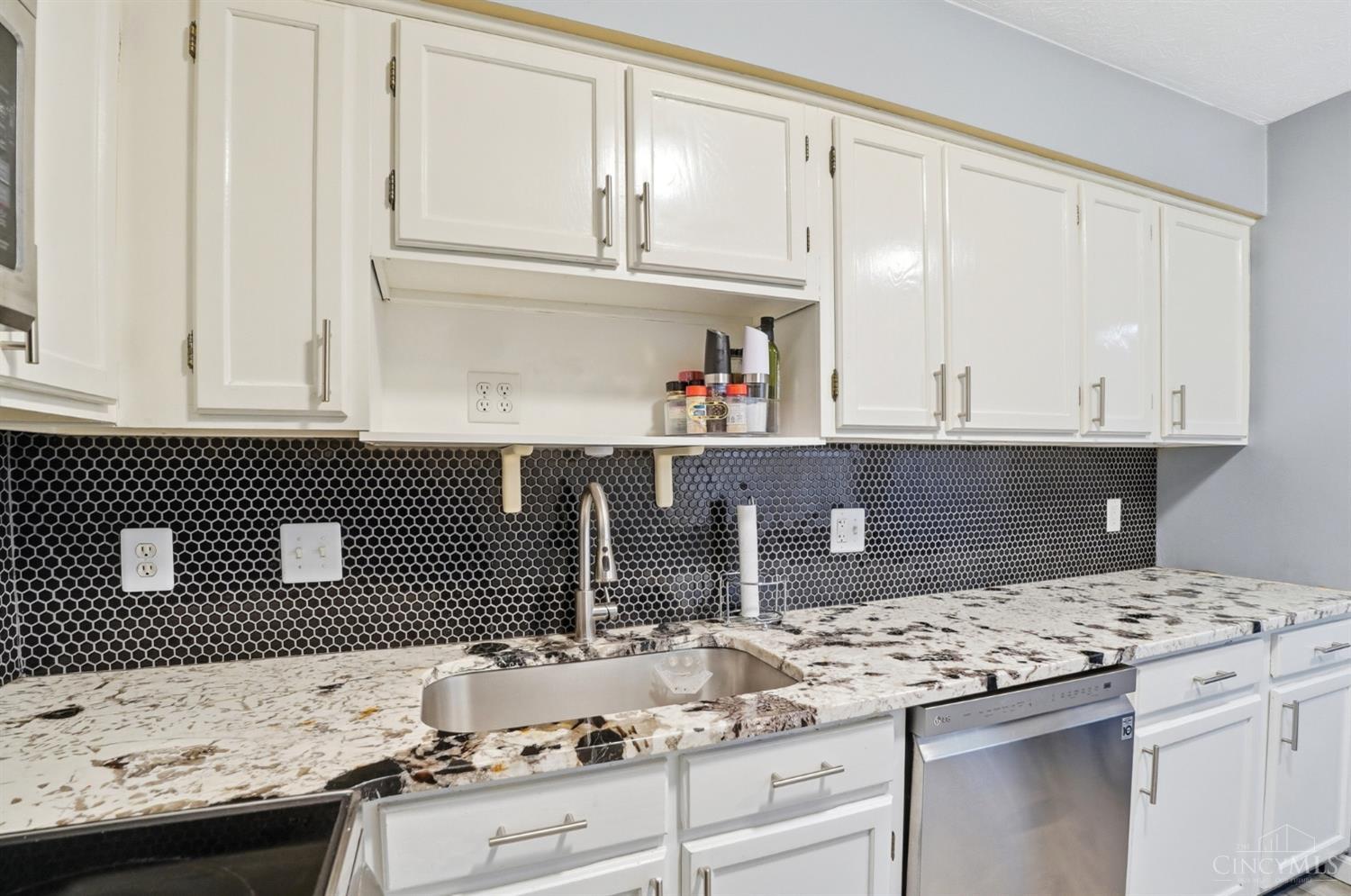 5654 Cheviot Road, Unit 1 Cincinnati, OH 45247 - Photo 10 of 36