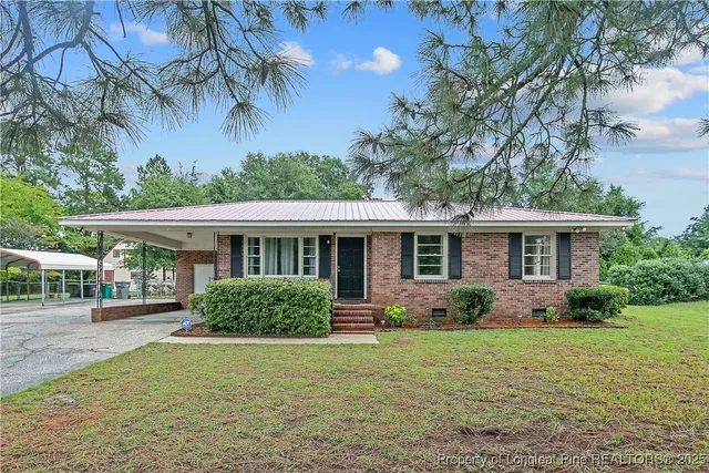 $228,000 | 4914 Pinewood Drive, Hope Mills, NC 28348