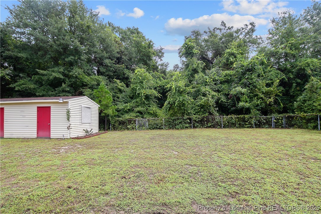 4914 Pinewood Drive Hope Mills, NC 28348 - Photo 34 of 36