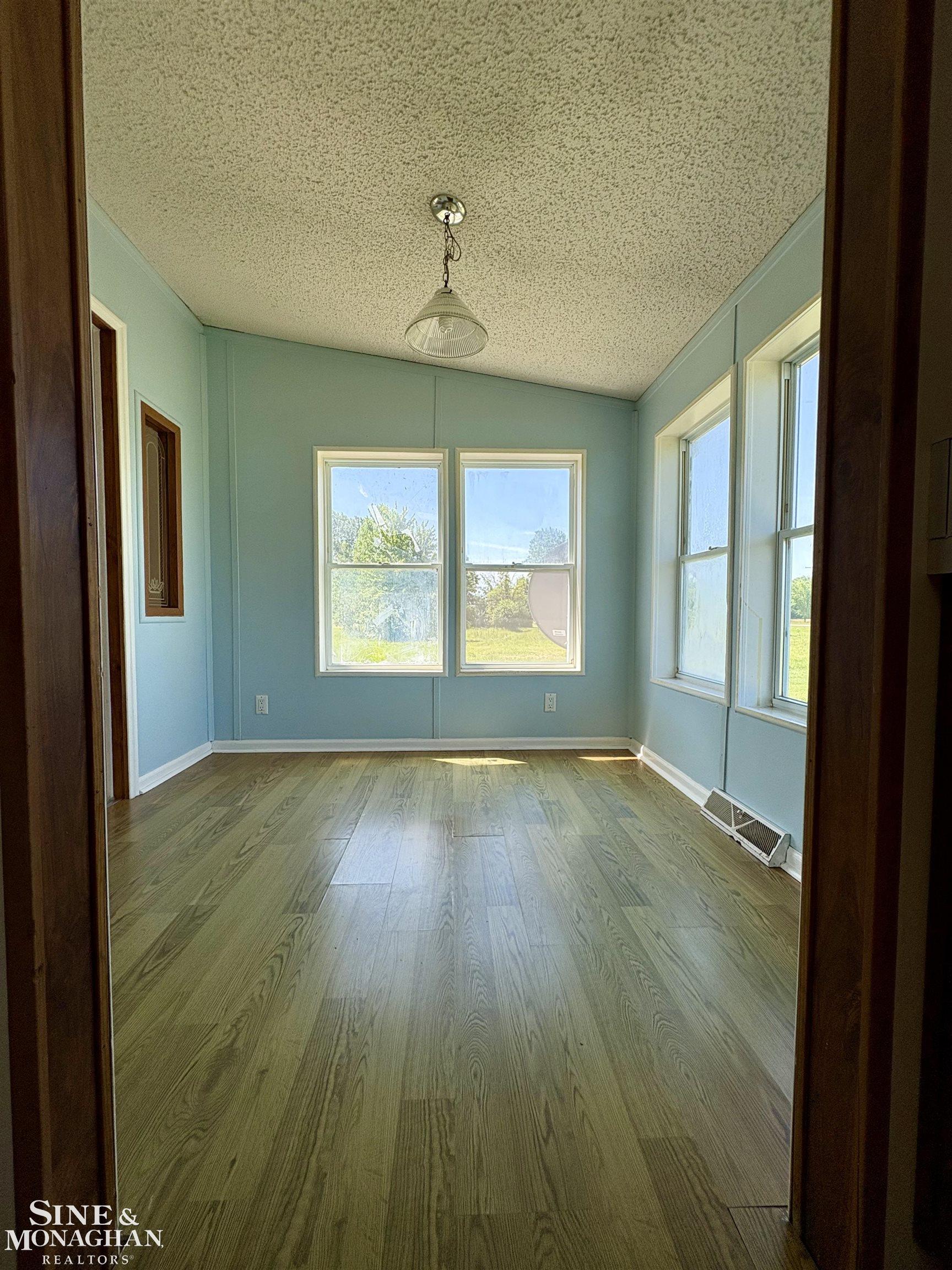 5137 Hessen Road Casco, MI 48064 - Photo 6 of 26 50179396-c367273e-d901-478f-b330-259022a9ebe7.JPG