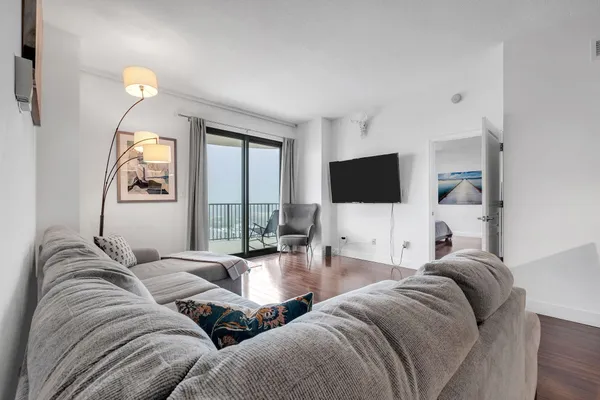 $370,000 | 300 South Duval Street, Unit 2101, Tallahassee, FL 32301