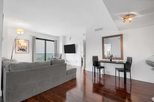 $370,000 | 300 South Duval Street, Unit 2101, Tallahassee, FL 32301