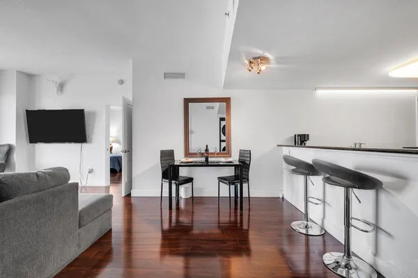 $370,000 | 300 South Duval Street, Unit 2101, Tallahassee, FL 32301