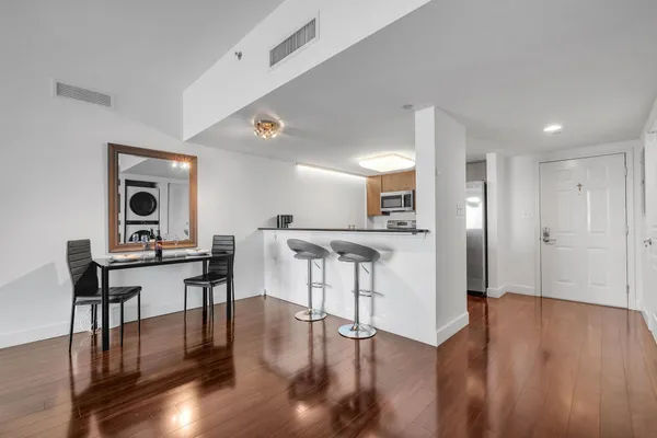 $370,000 | 300 South Duval Street, Unit 2101, Tallahassee, FL 32301