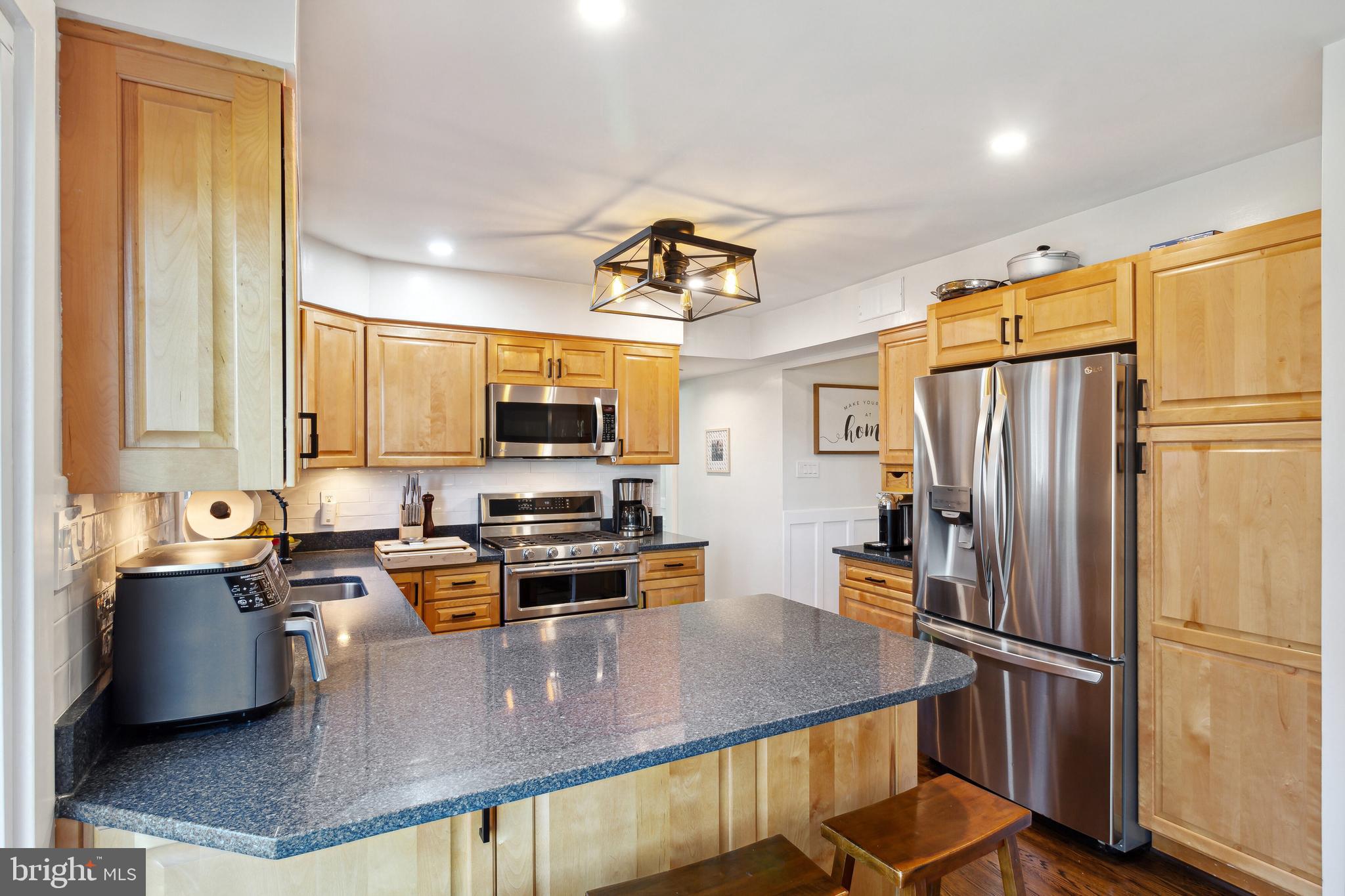 9717 Noble Ridge Terrace Gaithersburg, MD 20882 - Photo 9 of 48 Kitchen