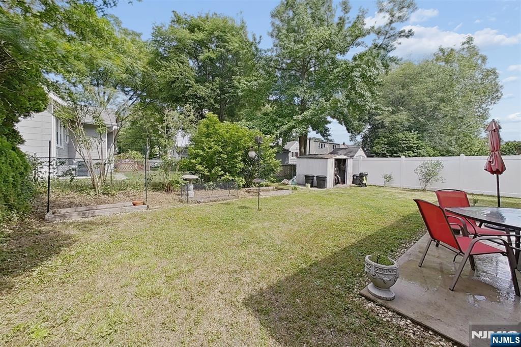 747 Brookside Road Rahway, NJ 07065 - Photo 6 of 40