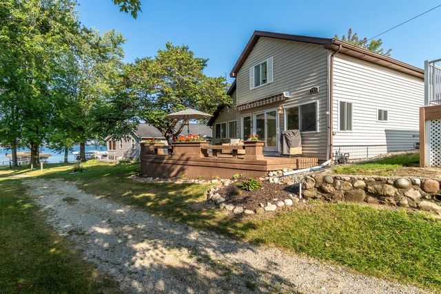 $400,000 | 116 Lakeside Court, Fremont, IN 46737