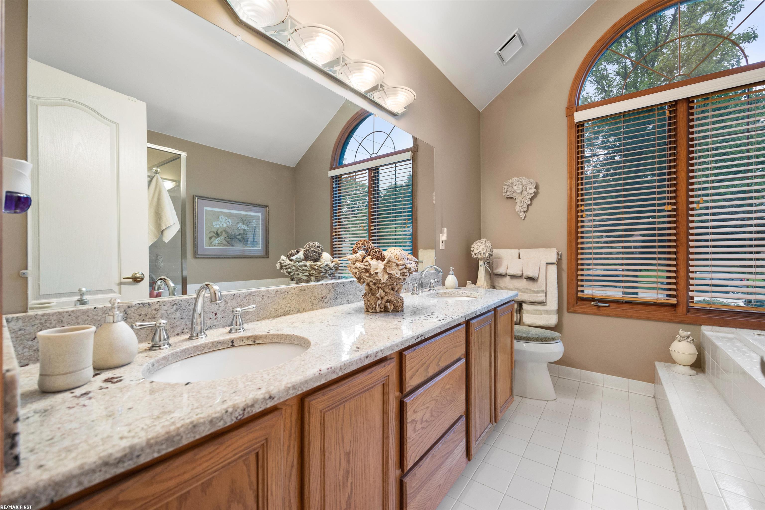 528 Misty Brook Lane Rochester Hills, MI 48307 - Photo 20 of 63
