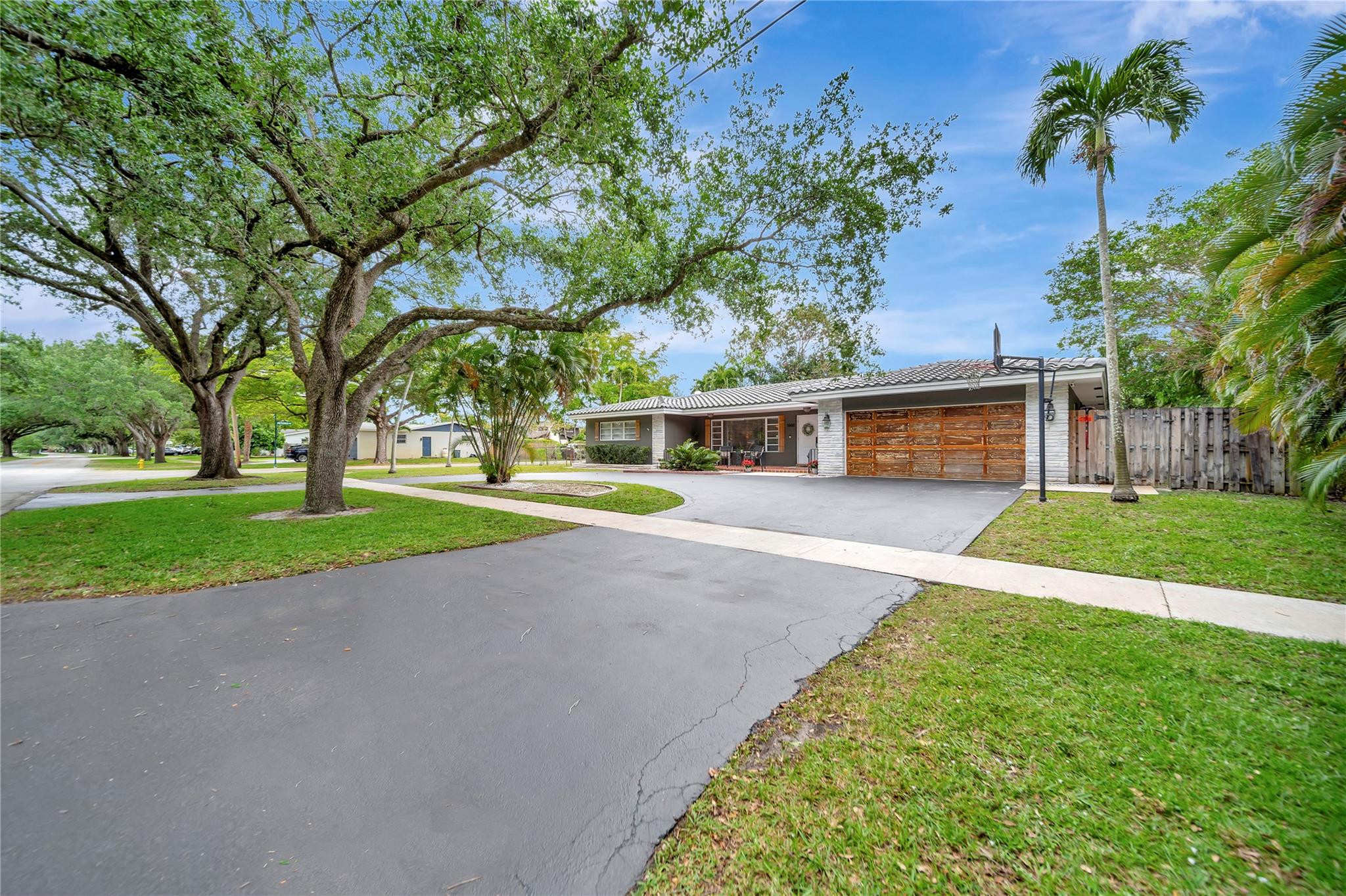 5600 Plantation Road Plantation, FL 33317 - Photo 1 of 68 Photo 1
