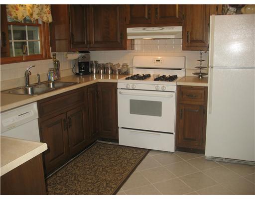 262 McKrell Road Tarentum, PA 15084 - Photo 3 of 18 Kitchen. Spacious Kitchen w/ceramic flr and backsplash