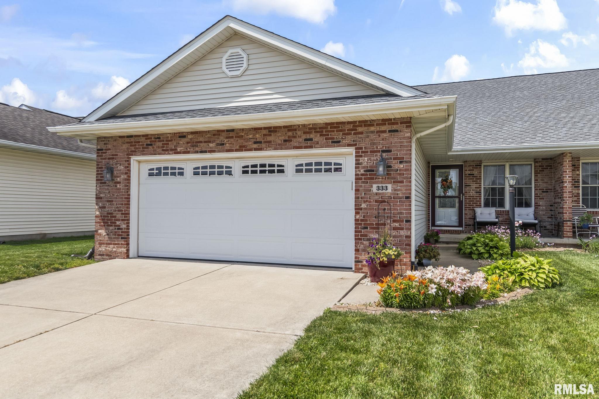 333 Butler Lane Chatham, IL 62629 - Photo 3 of 40