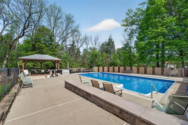 $899,000 | 6 Pine Hill Road, Monroe, NY 10950