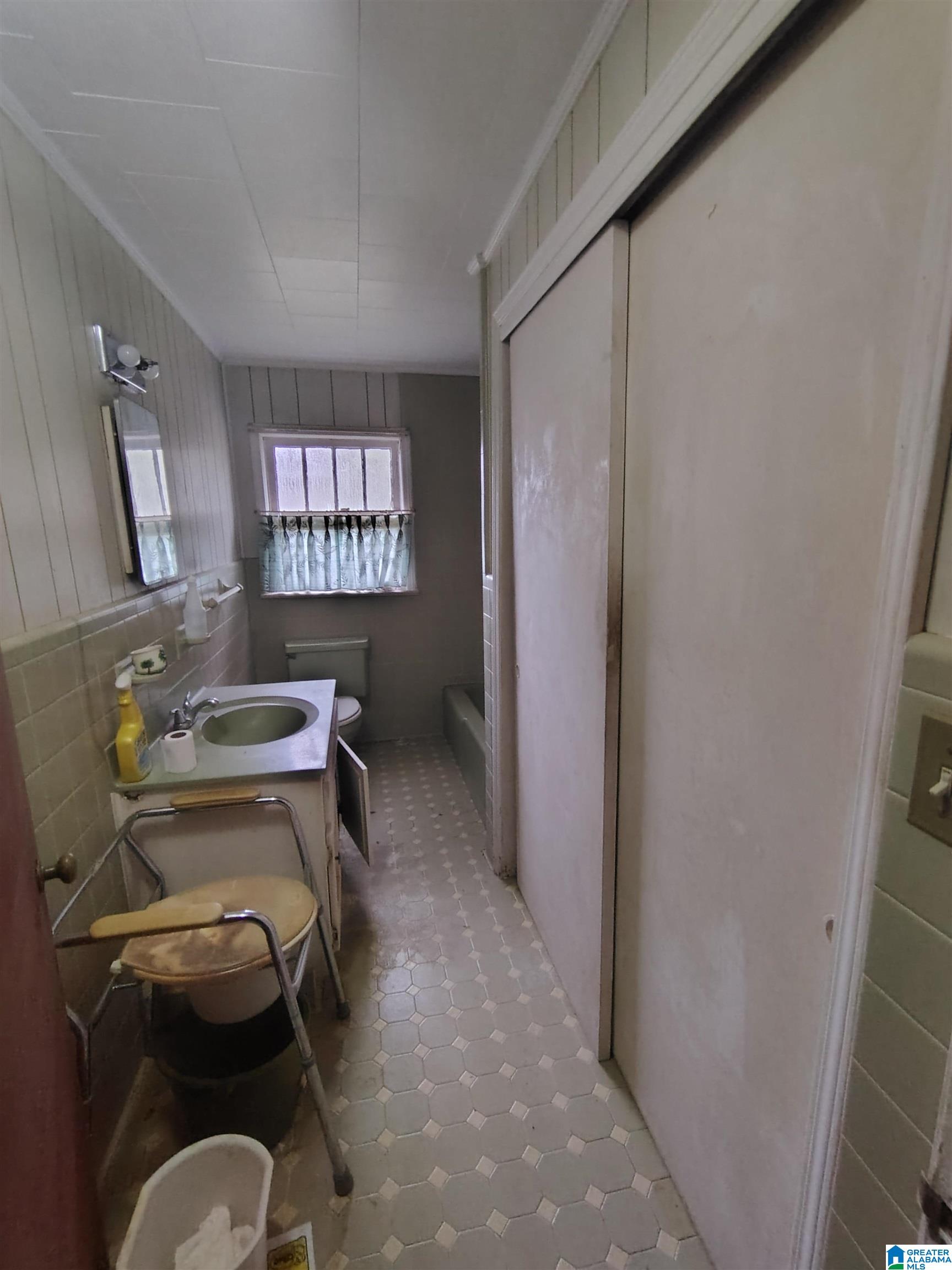 3216 Culver Road Tuscaloosa, AL 35401 - Photo 7 of 34