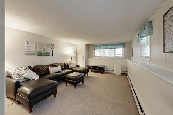 46 Allston Avenue Middletown, RI 02842 - Photo 15 of 20