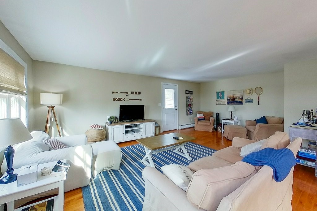 46 Allston Avenue Middletown, RI 02842 - Photo 2 of 20