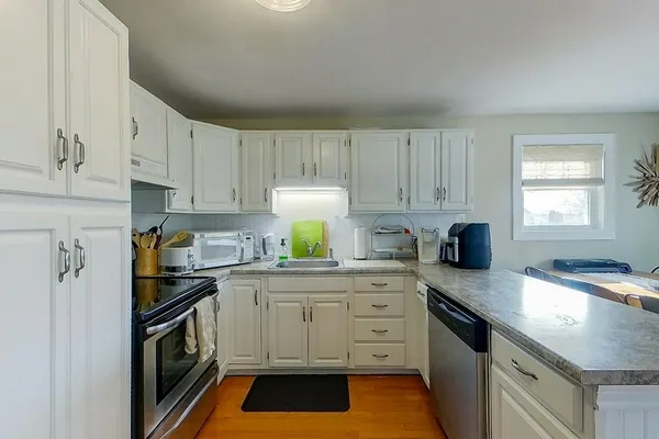 $3,100 | 46 Allston Avenue, Middletown, RI 02842