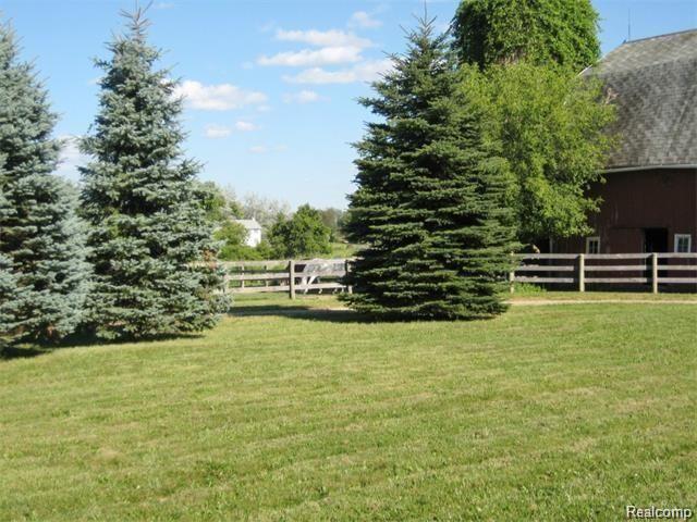 5497 Emmons Road Fowlerville, MI 48836 - Photo 21 of 25 GetMedia (40).jpg