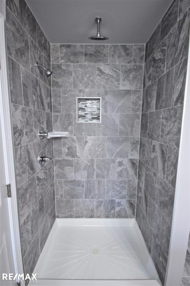 33476 Klein Road Fraser, MI 48026 - Photo 13 of 22 31366833-12.JPG