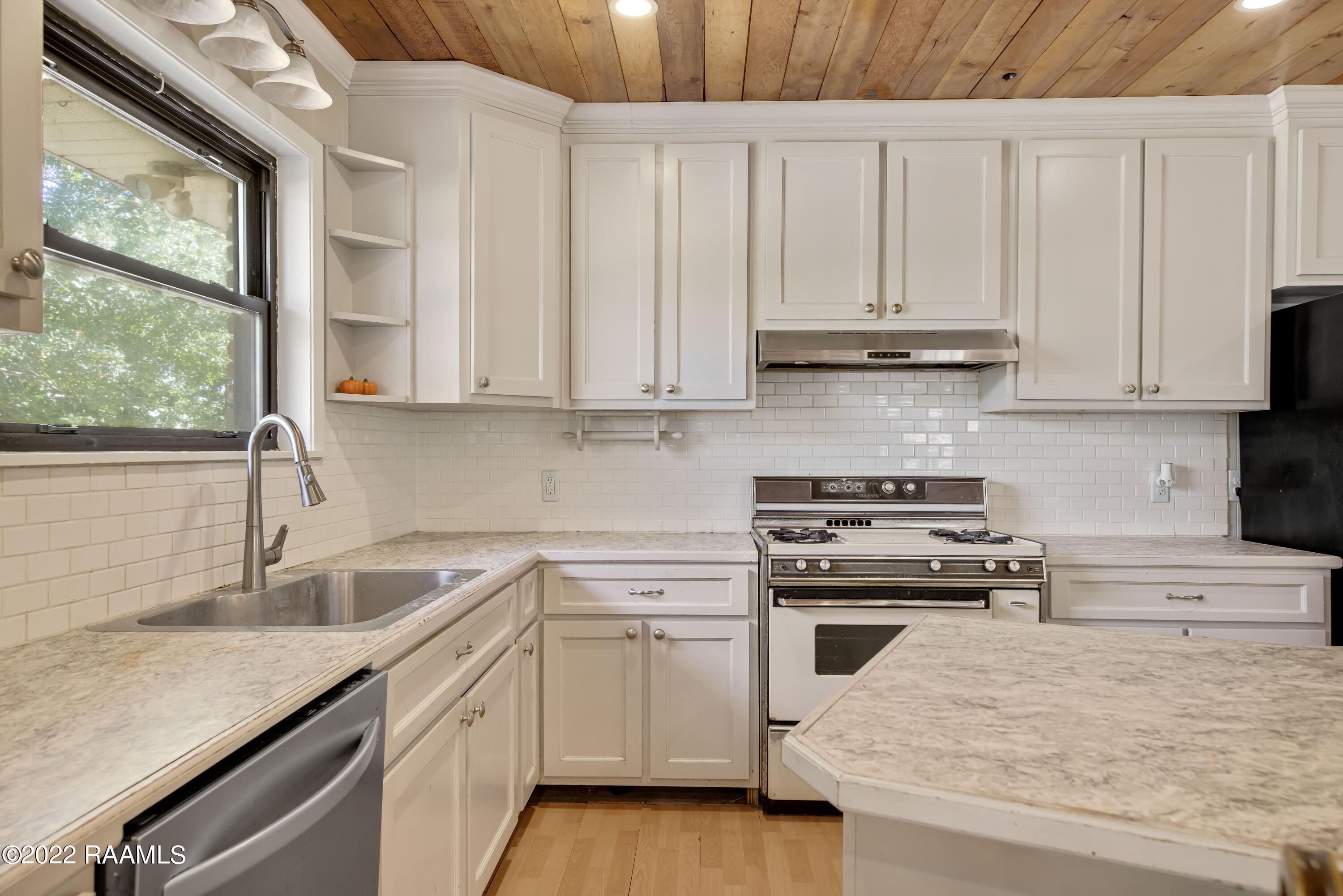 615 Webb Street Lafayette, LA 70501 - Photo 10 of 24 615 Webb st -10