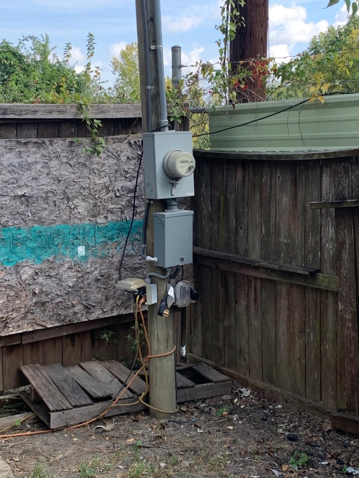 7 West Court Drive Houston, TX 77017 - Photo 6 of 6 a outdoor view with a sitting space