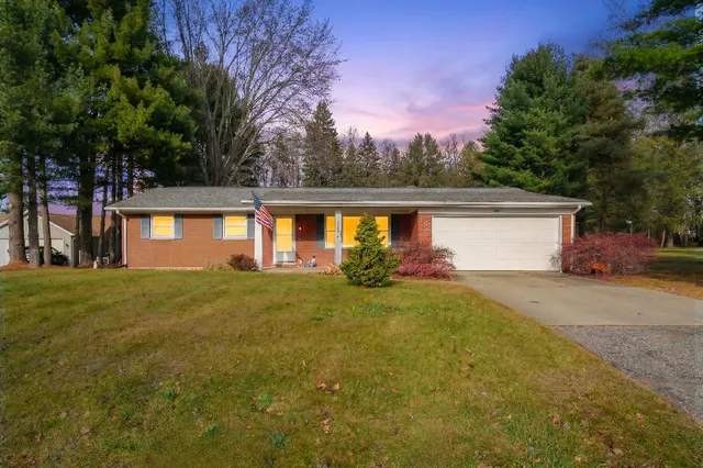 $244,900 | 241 Thelma Drive, Battle Creek, MI 49014