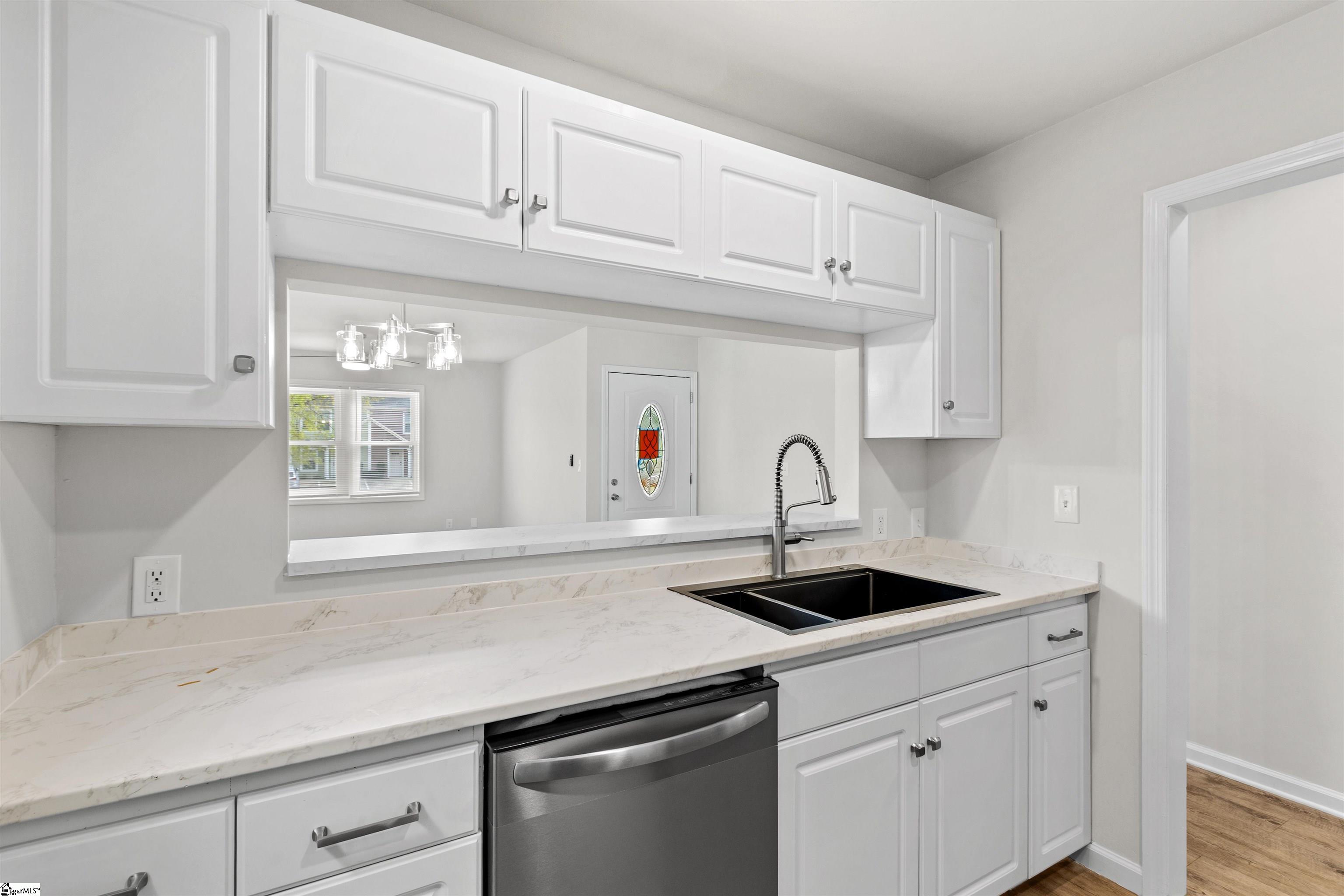 205 East Florida Street Clinton, SC 29325 - Photo 11 of 32