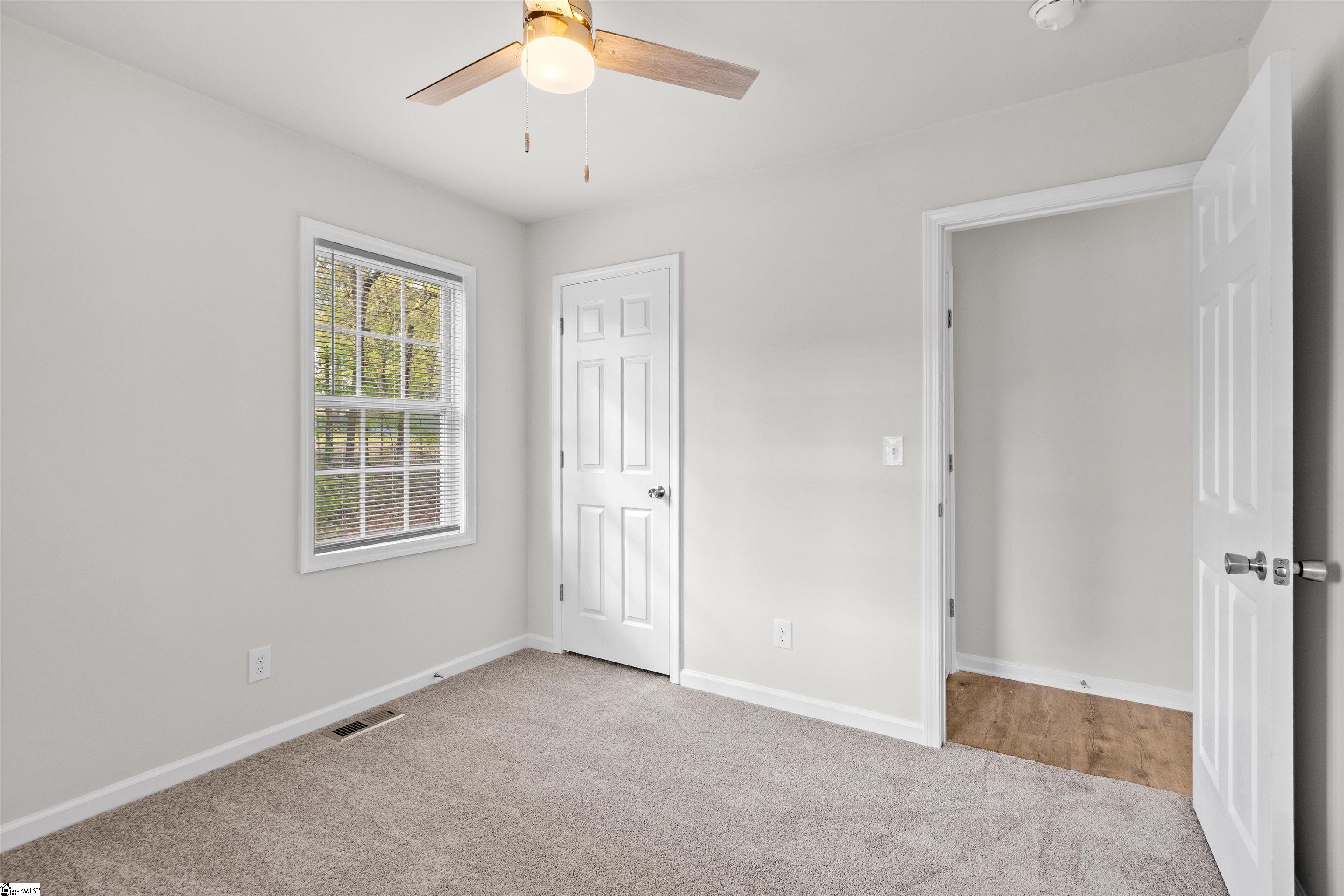 205 East Florida Street Clinton, SC 29325 - Photo 13 of 32