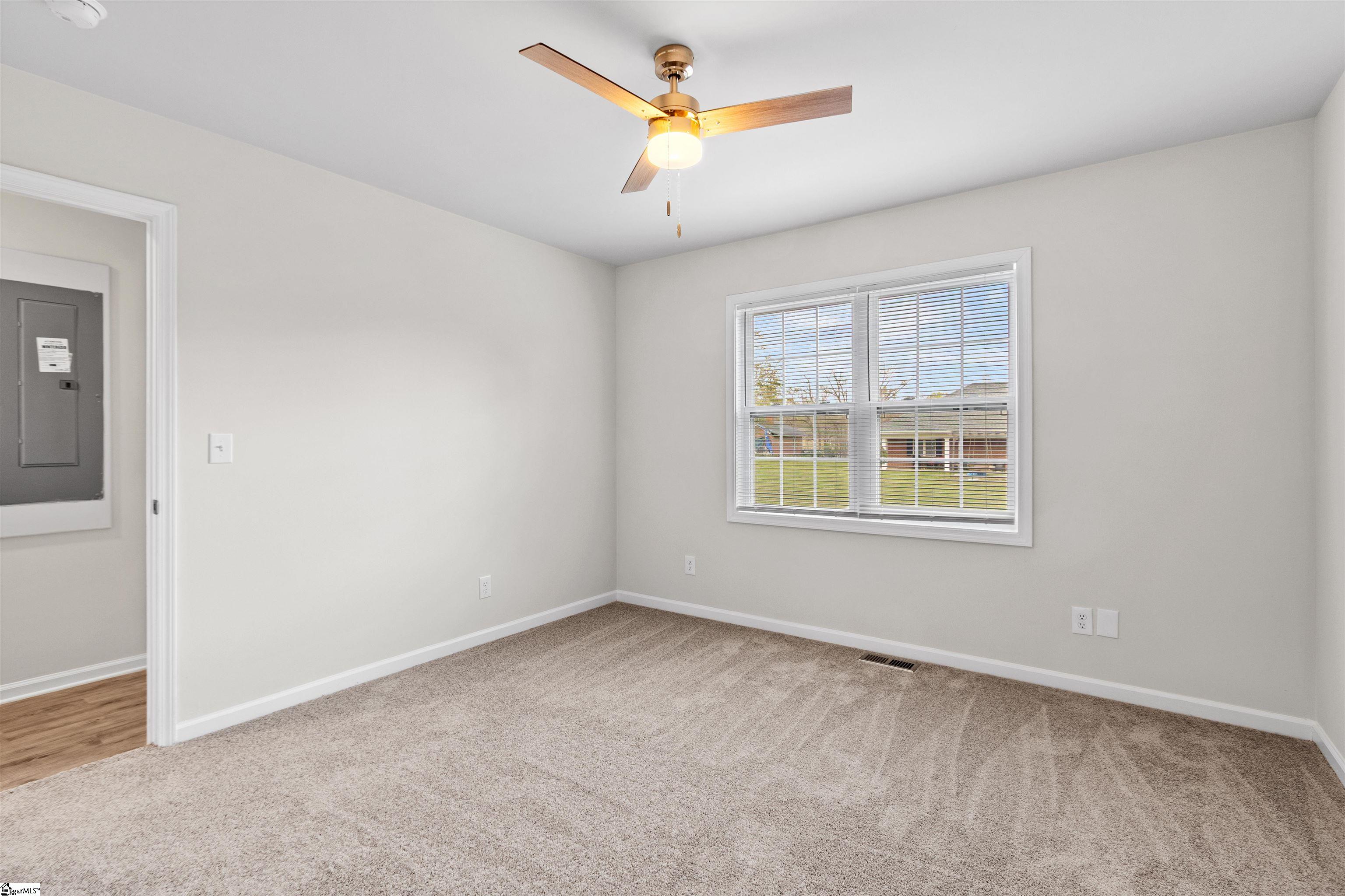 205 East Florida Street Clinton, SC 29325 - Photo 16 of 32