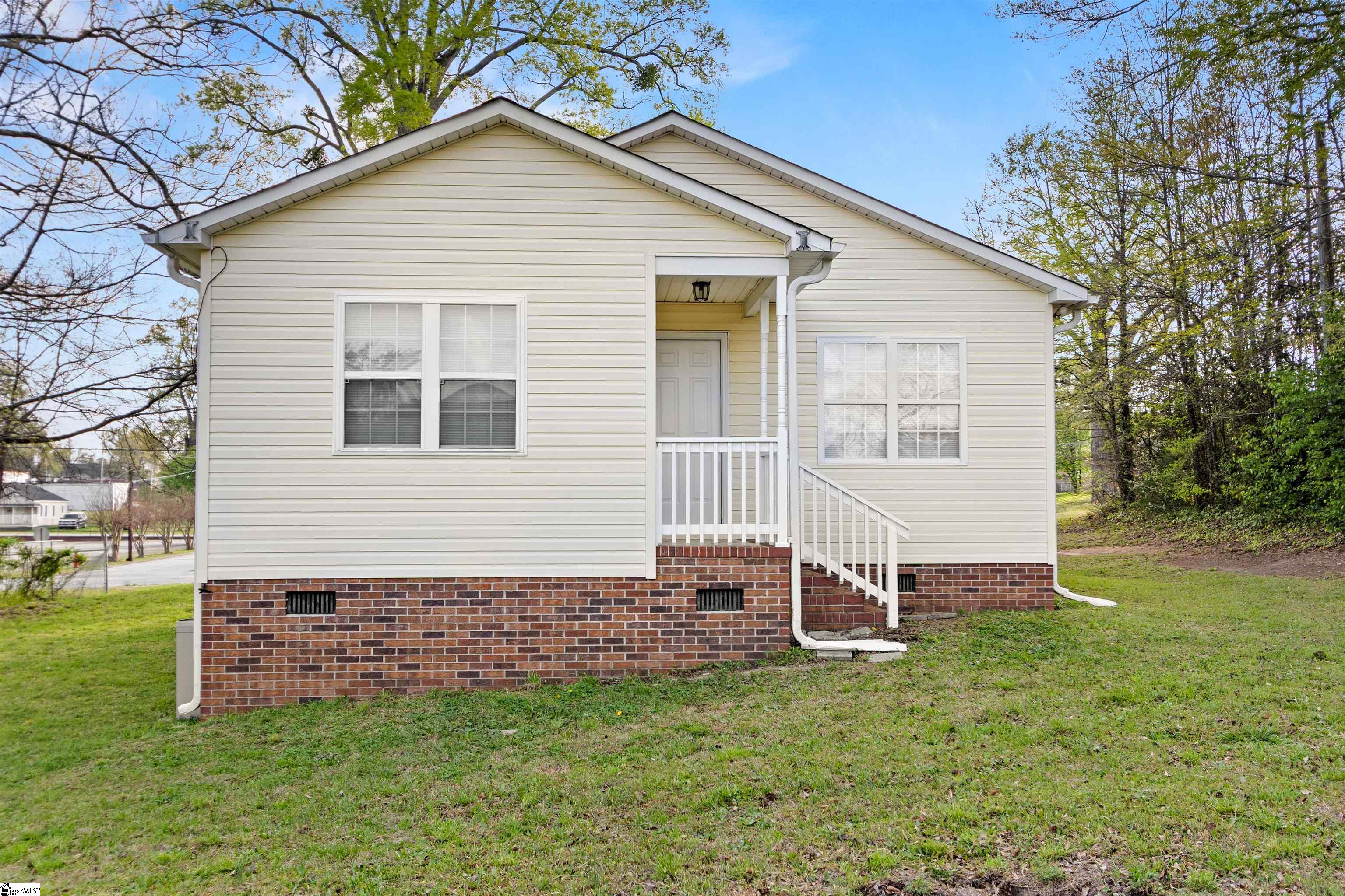 205 East Florida Street Clinton, SC 29325 - Photo 24 of 32