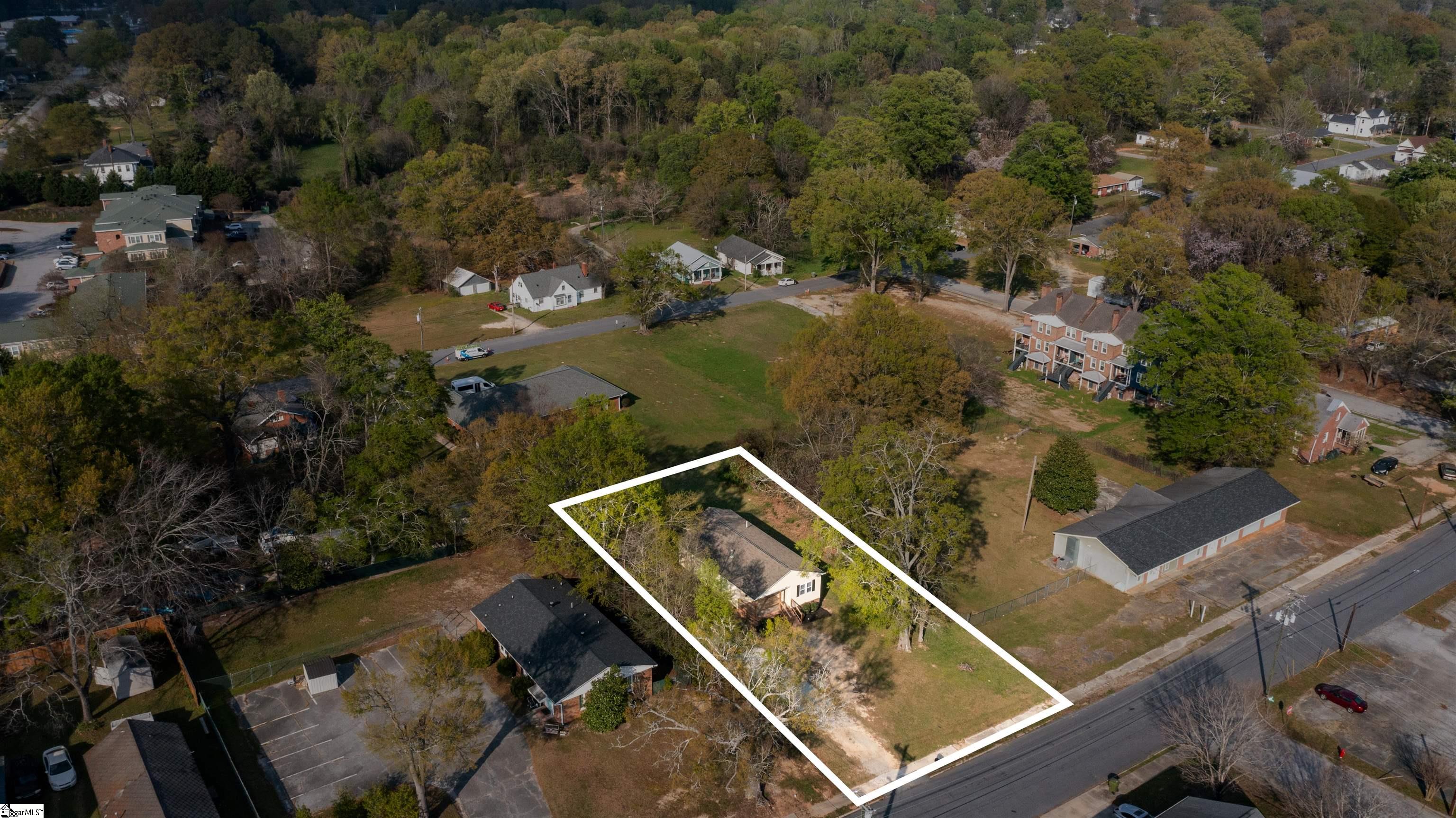 205 East Florida Street Clinton, SC 29325 - Photo 30 of 32