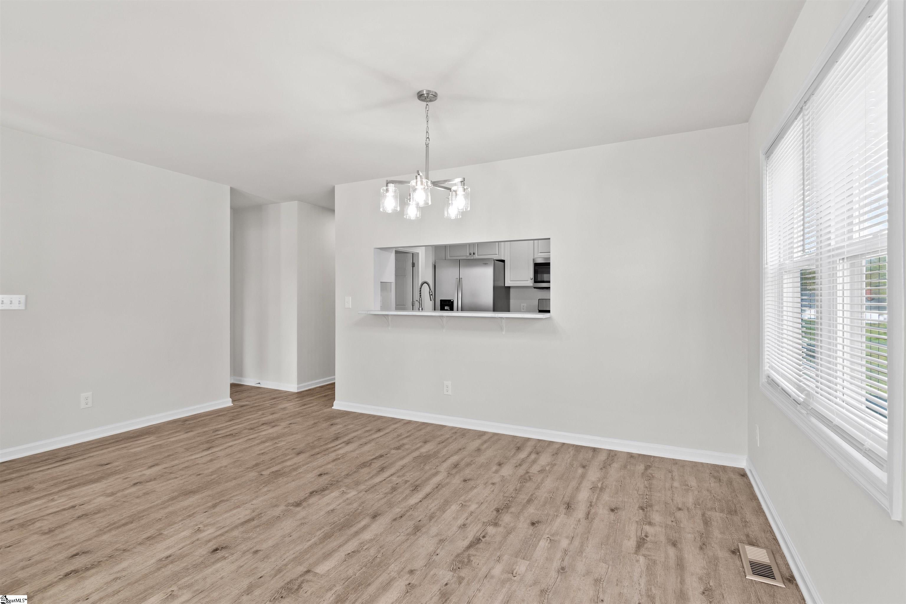 205 East Florida Street Clinton, SC 29325 - Photo 4 of 32