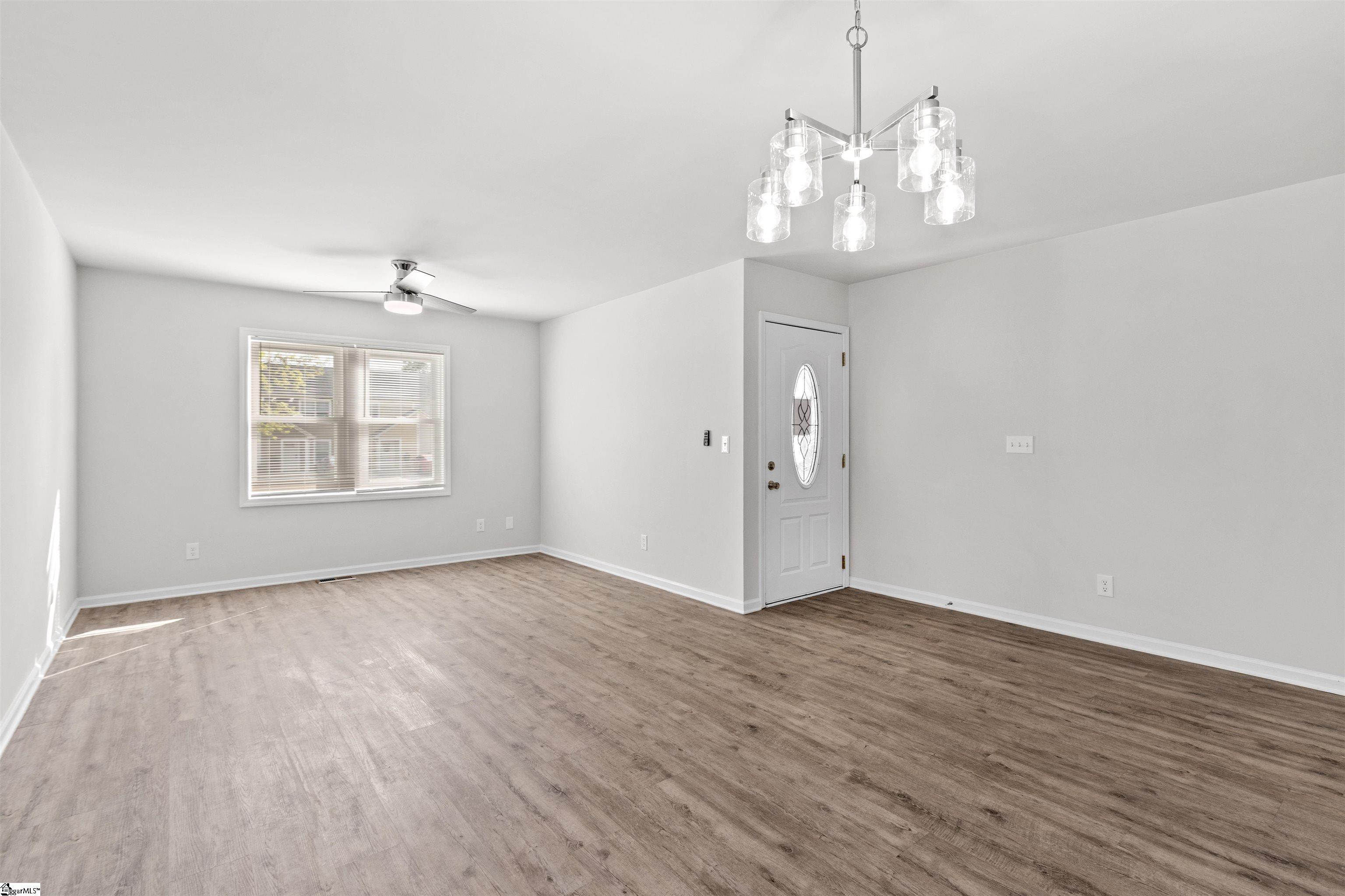 205 East Florida Street Clinton, SC 29325 - Photo 6 of 32