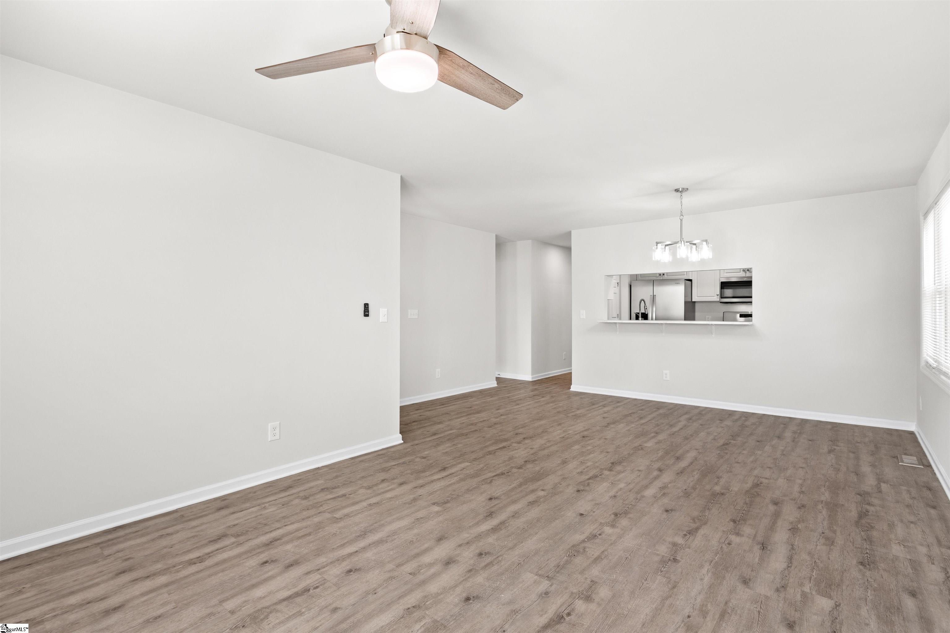 205 East Florida Street Clinton, SC 29325 - Photo 8 of 32