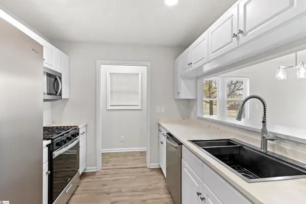 $219,500 | 205 East Florida Street, Clinton, SC 29325