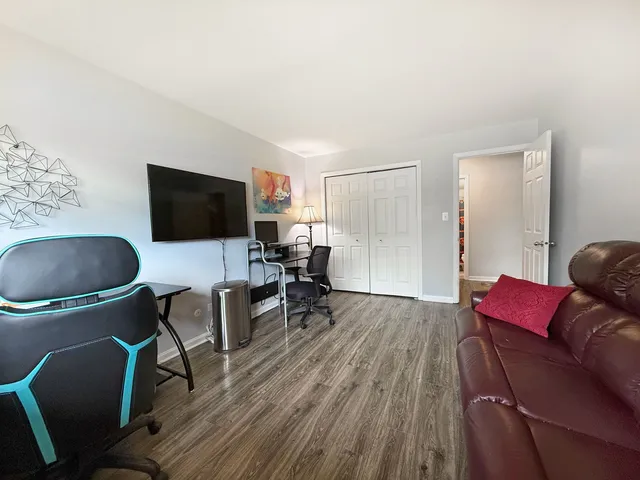 $210,000 | 1313 Rebecca Road, Unit 118, Lombard, IL 60148