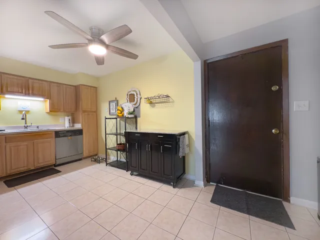 $210,000 | 1313 Rebecca Road, Unit 118, Lombard, IL 60148